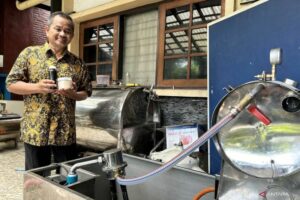 Brawijaya University researcher develops honey-processing tech