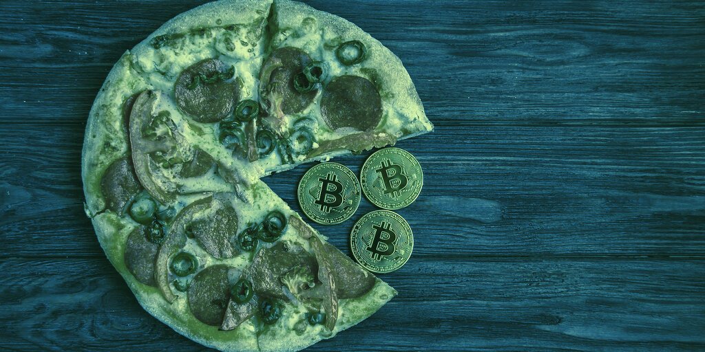 Bitcoin, joka käytettiin kahteen pizzaan vuonna 2010, on nyt 384 miljoonan dollarin arvoinen PlatoBlockchain Data Intelligence. Pystysuuntainen haku. Ai.