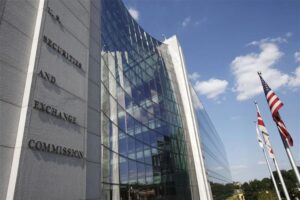 SEC نے پانچ افراد کے خلاف مقدمہ دائر کیا ہے جو مبینہ طور پر BitConnect کے "قرض دینے کے پروگرام کو فروغ دینے میں ملوث ہیں۔ پلیٹو بلاکچین ڈیٹا انٹیلی جنس۔ عمودی تلاش۔ عی