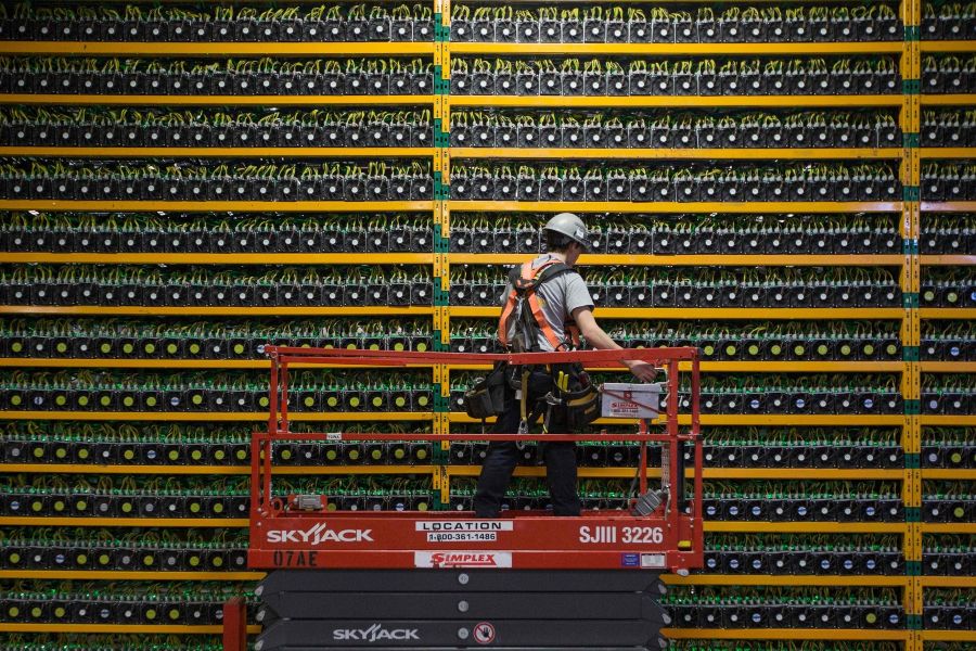 Bitcoin-kaivostyöntekijät lisäävät BTC-myyntiä kaivoslaitteiston siirtyessä. PlatoBlockchain Data Intelligence. Pystysuuntainen haku. Ai.