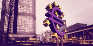 بانک مرکزی اروپا به کشورهایی که موفق به راه‌اندازی اطلاعات پلاتو بلاک چین ارز دیجیتال خود نمی‌شوند هشدار می‌دهد. جستجوی عمودی Ai.