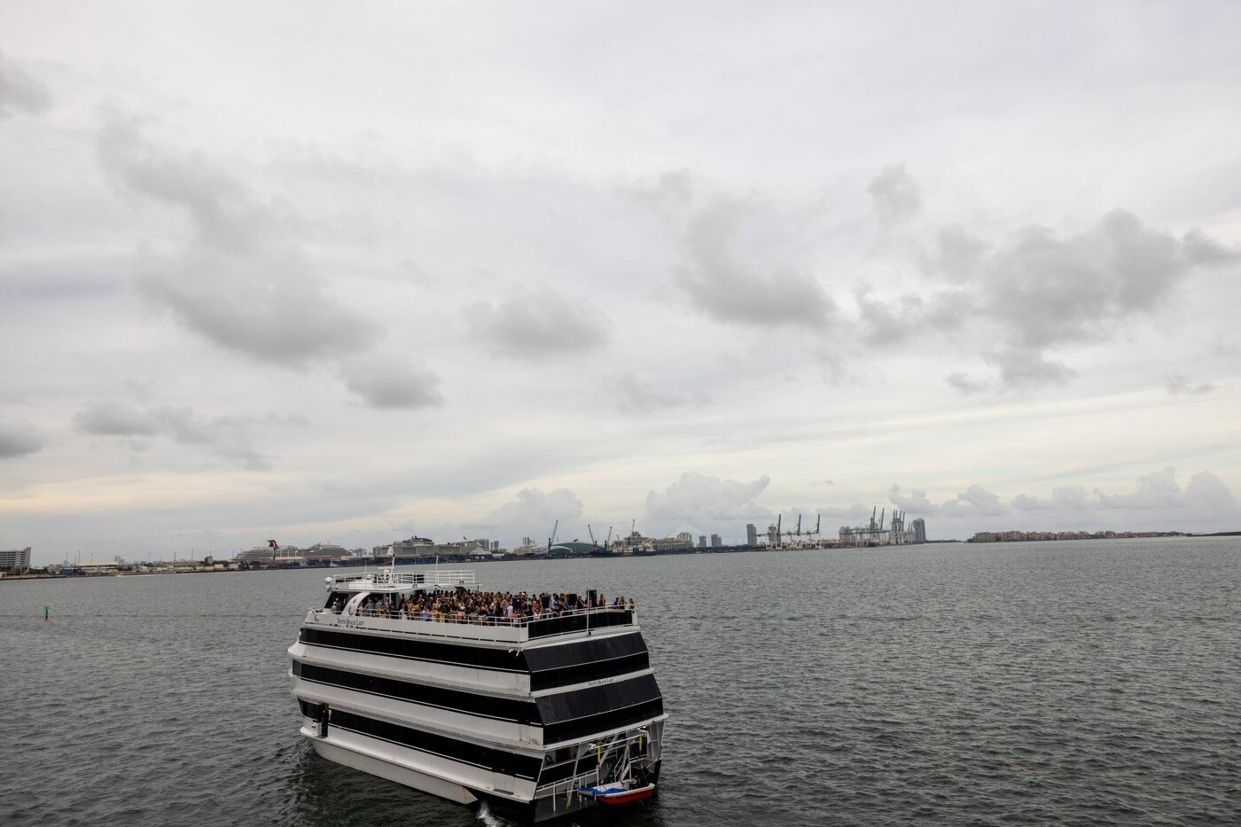 Вечірка яхт на борту South Beach Lady під час біткойн-2021 в Майамі