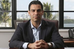 Le maire de Miami, Francis Suarez, déclare détenir du Bitcoin et de l'Ethereum. Intelligence des données PlatoBlockchain. Recherche verticale. Aï.