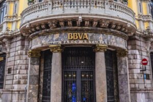 Espanjalainen pankkijätti BBVA käynnistää kryptopalvelut Sveitsissä. PlatoBlockchain Data Intelligence. Pystysuuntainen haku. Ai.
