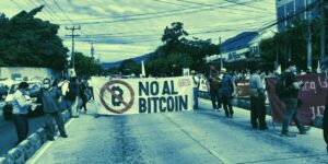 Salvadorski zakon o bitcoinih spodbuja državljane, da protestirajo proti podatkovni inteligenci PlatoBlockchain. Navpično iskanje. Ai.