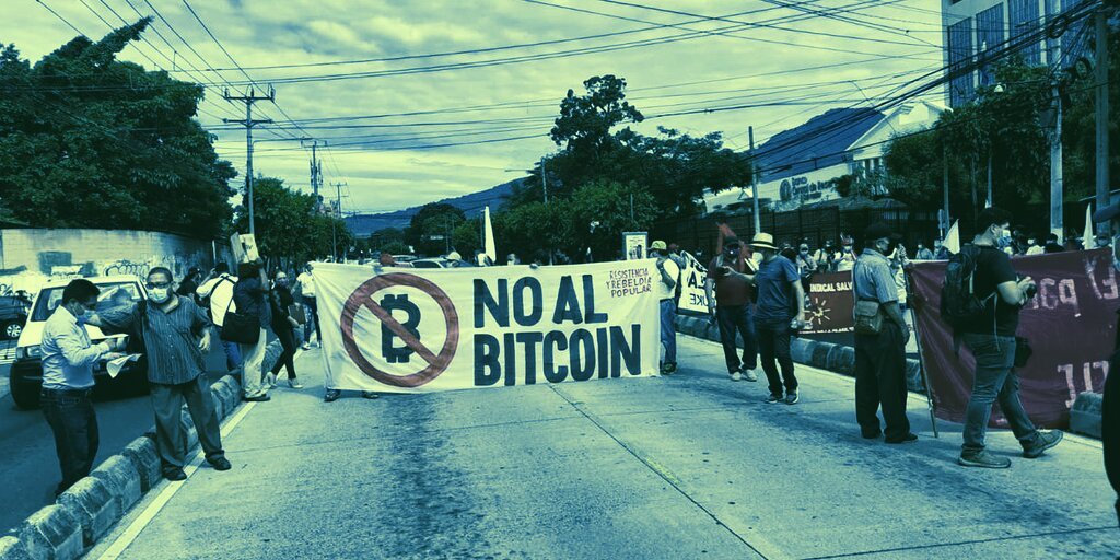El Salvador Bitcoin Law har borgere, der protesterer PlatoBlockchain Data Intelligence. Lodret søgning. Ai.