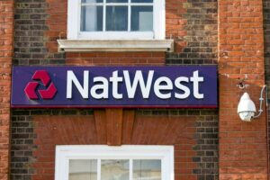 A brit NatWest bank új korlátozásokat vezet be a kriptotőzsdékhez kapcsolódó tranzakciókra. PlatoBlockchain adatintelligencia. Függőleges keresés. Ai.