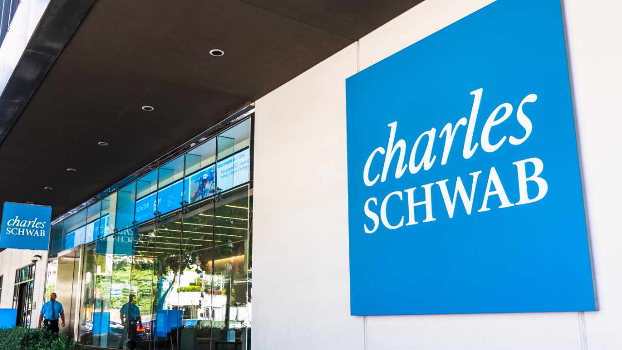 Charles Schwab-strateg skeptisk till krypto — sätter tro på banksystemet, Federal Reserve PlatoBlockchain Data Intelligence. Vertikal sökning. Ai.