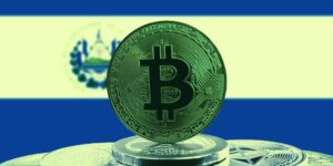 O FMI repete o alerta de Bitcoin de El Salvador quando o país lança o fundo de adoção de US$ 150 milhões PlatoBlockchain Data Intelligence. Pesquisa Vertical. Ai.