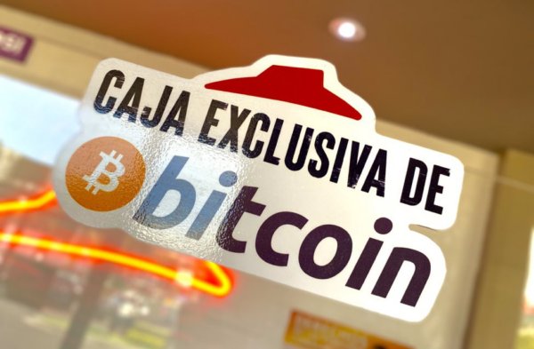 McDonald's, PizzaHut, Corps comienzan a aceptar Bitcoin en El Salvador PlatoBlockchain Data Intelligence. Búsqueda vertical. Ai.