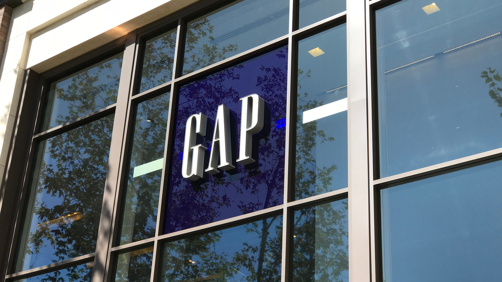 Gap lanza la primera línea de NFT en Tezos Blockchain PlatoBlockchain Data Intelligence. Búsqueda vertical. Ai.