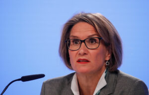Anggota Dewan Pengurus SNB Ini Mengatakan Risiko CBDC Lebih Besar Dari Manfaatnya, Intelijen Data PlatoBlockchain. Pencarian Vertikal. ai.