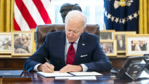 Biden firma un ordine esecutivo che stabilisce una politica crittografica nazionale su 6 priorità chiave PlatoBlockchain Data Intelligence. Ricerca verticale. Ai.