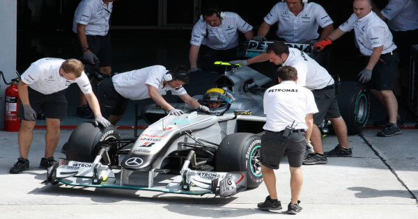 Crypto admite carreras de Fórmula 1 en tecnología moderna, dice Mercedes Lead PlatoBlockchain Data Intelligence. Búsqueda vertical. Ai.
