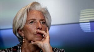 EKP lopettaa joukkovelkakirjojen ostot kolmannella vuosineljänneksellä, Lagarde sanoo, että EU:n talouden elpyminen "riippuu ratkaisevasti siitä, miten konflikti kehittyy" PlatoBlockchain Data Intelligence. Pystysuuntainen haku. Ai.