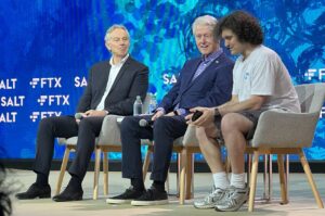 Tony Blair og Bill Clinton snakker om Crypto PlatoBlockchain Data Intelligence. Vertikalt søk. Ai.