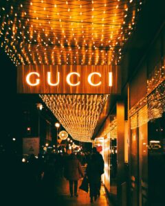 Gucci는 ApeCoin PlatoBlockchain 데이터 인텔리전스에서 지불을 처음으로 수락했습니다. 수직 검색. 일체 포함.