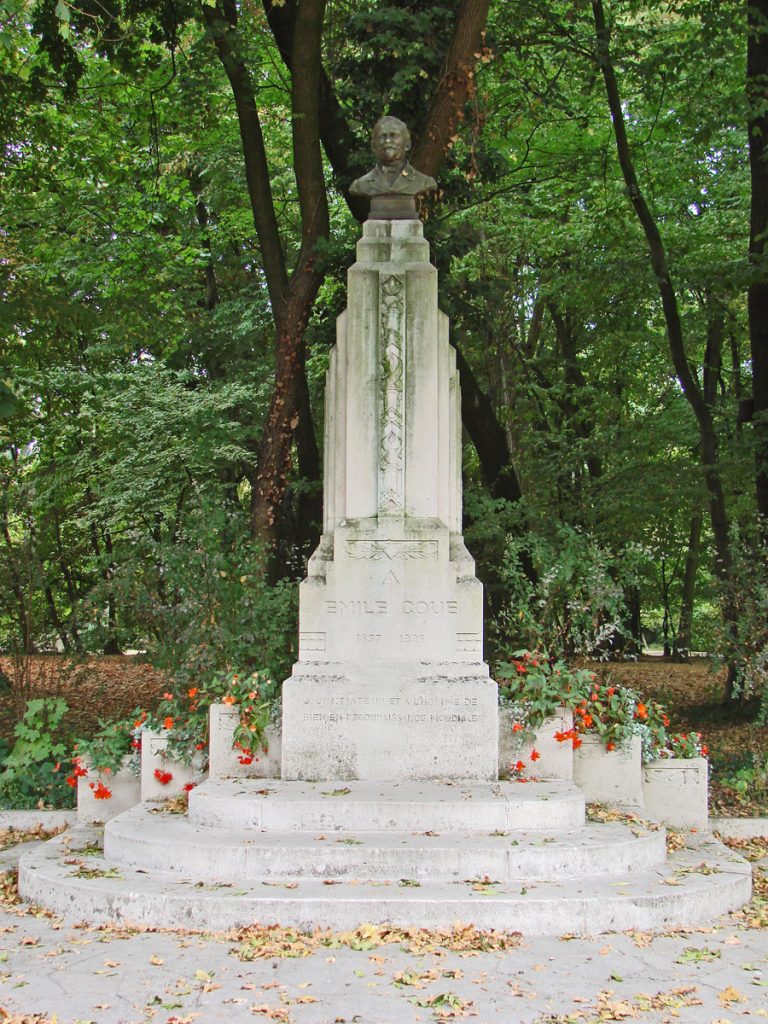 Monument à Emile Coué (نانسي)