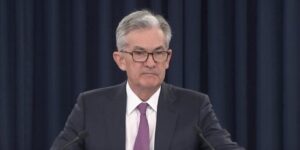 Mercado cripto em sofrimento depois que Powell diz que o Fed precisa usar suas ferramentas “forçosamente” para reduzir a inflação PlatoBlockchain Data Intelligence. Pesquisa vertical. Ai.