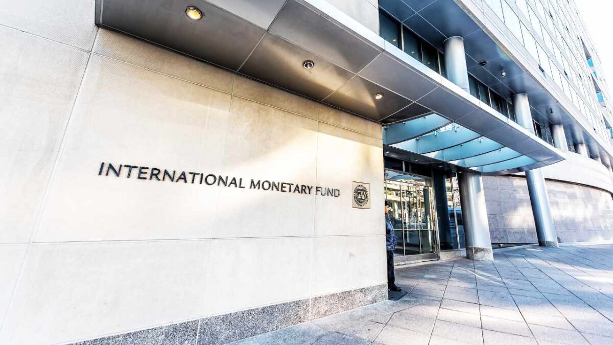IMF: Korelacije donosov in nestanovitnosti med Bitcoinom in azijskimi delniškimi trgi so se občutno povečale