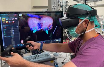 Sjælden forenet tvillingkirurgi hjulpet af VR-træning, der bygger bro mellem to kontinenter PlatoBlockchain-dataintelligens. Lodret søgning. Ai.