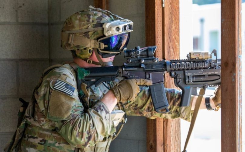 미 육군은 장갑차 PlatoBlockchain 데이터 인텔리전스를 위한 AR 기술을 테스트하고 있습니다. 수직 검색. 일체 포함.