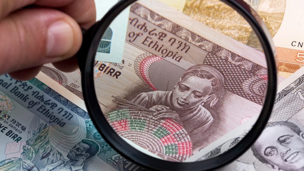 Отчет: Разрыв между официальным обменным курсом эфиопской валюты и курсом параллельного рынка вырос до нового рекорда