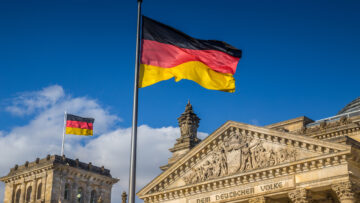 Inflacija v Nemčiji je prvič po drugi svetovni vojni dosegla dvomestno številko, parlament je razkril paket subvencij v vrednosti 195 milijard dolarjev, da bodo cene padle. PlatoBlockchain Data Intelligence. Navpično iskanje. Ai.