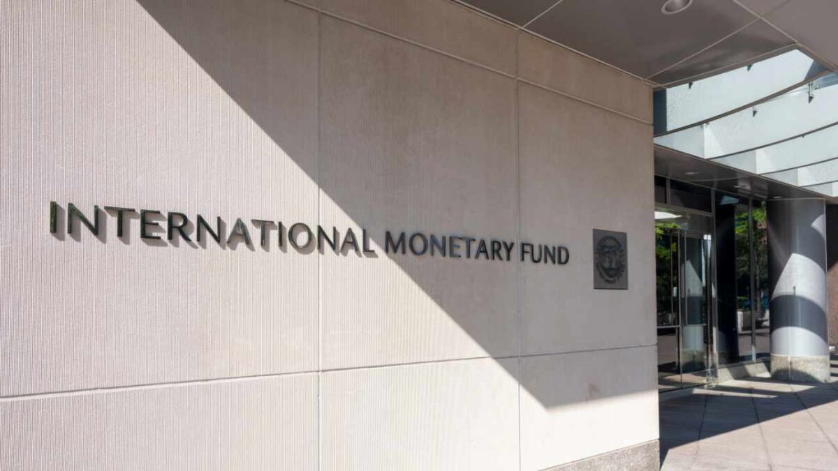 IMF: দুর্বল মুদ্রা, সম্ভাব্য অর্থপ্রদানের উপকরণের বিরুদ্ধে হেজেস হিসাবে ক্রিপ্টো সম্পদগুলি আরও মূলধারায় পরিণত হয়