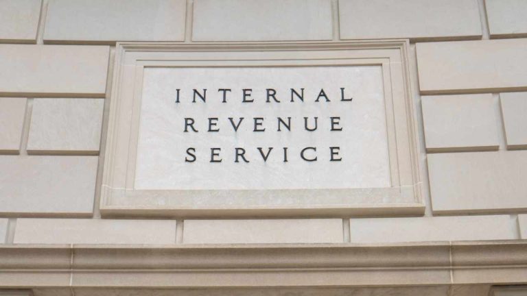 US-Gericht ermächtigt IRS, Vorladungen für die Unterlagen von Krypto-Investoren auszustellen PlatoBlockchain Data Intelligence. Vertikale Suche. Ai.