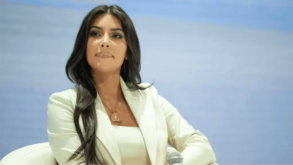 Här är Kim Kardashians nettovärde efter hennes enorma böter på 1.26 miljoner Rs. XNUMX miljoner till SEC PlatoBlockchain Data Intelligence. Vertikal sökning. Ai.