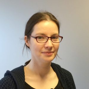 A gerente de ciência quântica da Riverlane, Nicole Holzmann, discute o papel da computação quântica na indústria farmacêutica.