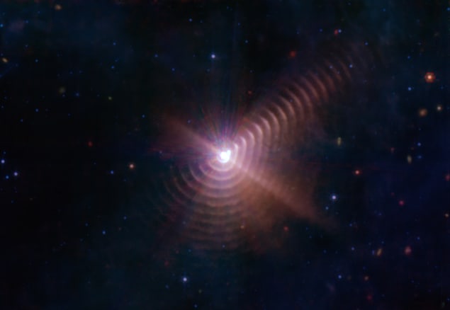 Tähtitieteilijät selittävät "hämmentävän" James Webbin avaruusteleskoopin kuvan binaaritähdestä PlatoBlockchain Data Intelligence. Pystysuuntainen haku. Ai.