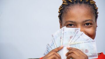 Центральний банк Нігерії вдвічі скорочує плани з випуску нових банкнот Naira PlatoBlockchain Data Intelligence. Вертикальний пошук. Ai.