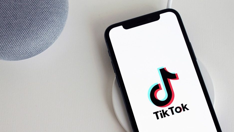 Apple en Google houden TikTok in app-winkels – FTC-lid maakt zorgen over 'poortwachter' PlatoBlockchain Data Intelligence. Verticaal zoeken. Ai.