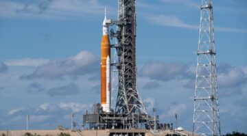 Vea el histórico lanzamiento del cohete de la NASA en vivo en VR PlatoBlockchain Data Intelligence. Búsqueda vertical. Ai.