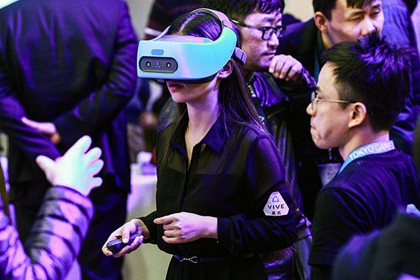 Tiongkok Ingin Mengirimkan 25 Juta Headset VR Pada Tahun 2026 Intelijen Data PlatoBlockchain. Pencarian Vertikal. Ai.