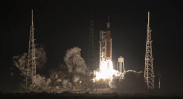 O novo foguete da NASA dispara com sucesso a cápsula Orion em direção à Lua PlatoBlockchain Data Intelligence. Pesquisa vertical. Ai.