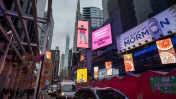 Piccadilly Lights in Times Square gostita AR glasbo, ki prikazuje PlatoBlockchain Data Intelligence. Navpično iskanje. Ai.