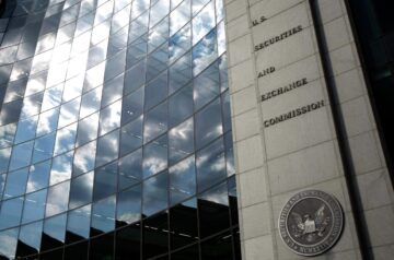 SEC, kamu firmalarına PlatoBlockchain Veri İstihbaratı'nın kripto risklerini açıklamalarını tavsiye ediyor. Dikey Arama. Ai.