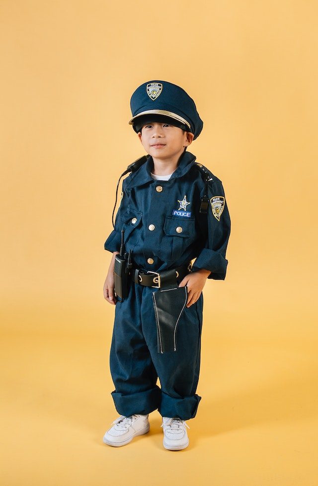 监管儿童警察