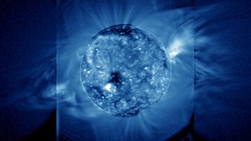वैज्ञानिकों ने सूर्य के मध्य कोरोना प्लेटोब्लॉकचेन डेटा इंटेलिजेंस में वेब जैसी प्लाज्मा संरचनाओं की खोज की। लंबवत खोज. ऐ.