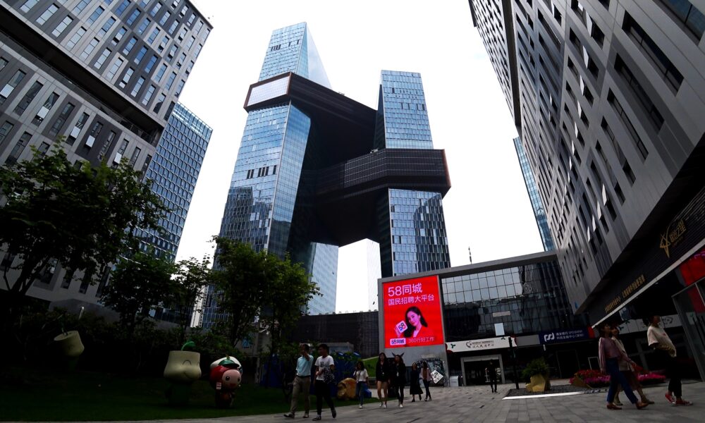 China câștigă acțiuni de aur la Tencent și Alibaba