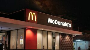 Илон Маск настаивает на том, чтобы Dogecoin ($DOGE) был принят в McDonald's