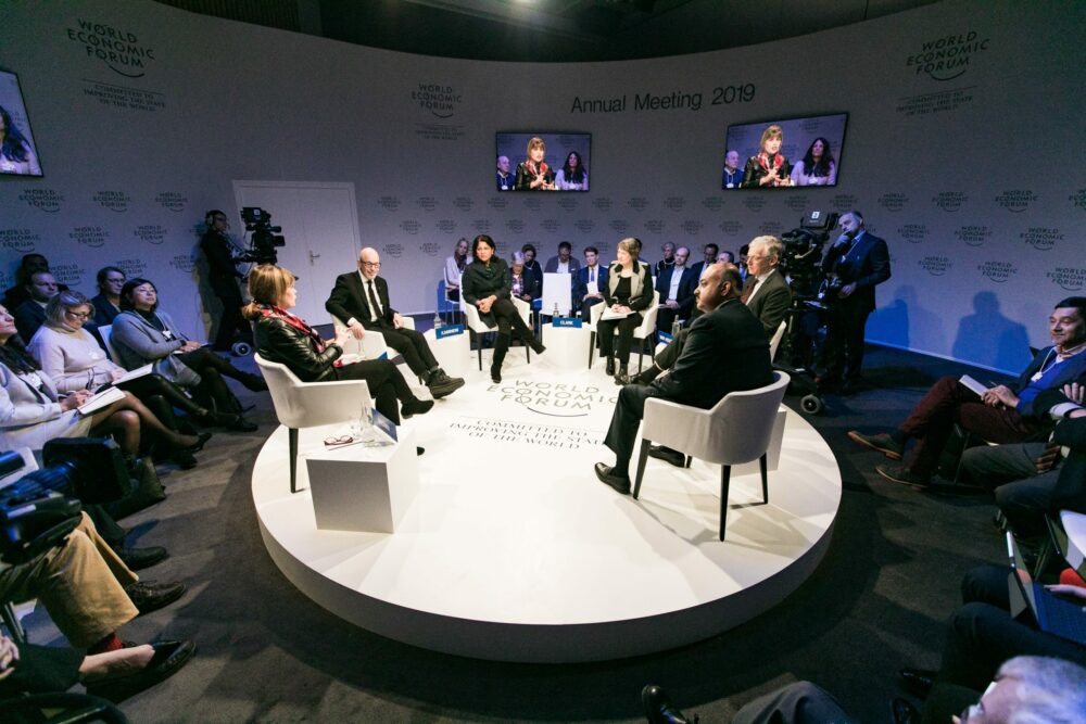 Финтех-беседы на Всемирном экономическом форуме в этом году