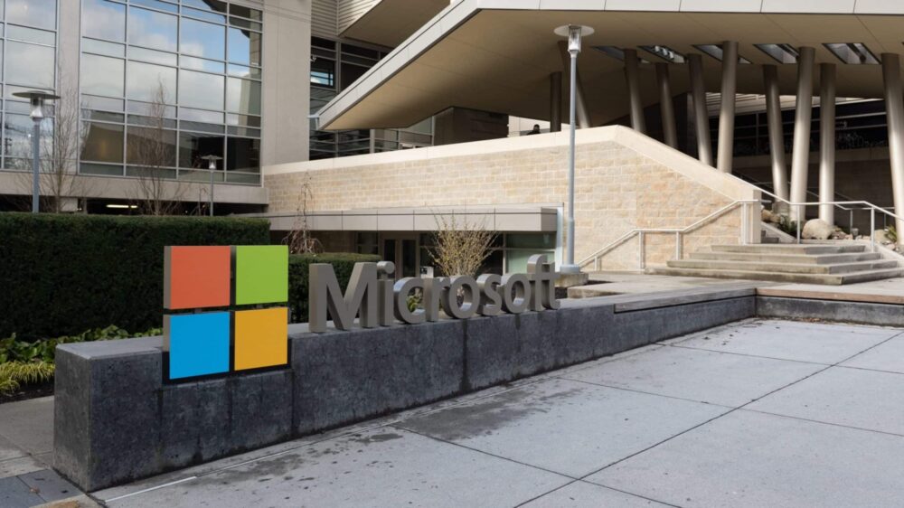 Microsoft slutter seg til bølgen av tekniske permitteringer ettersom nedgangen sprer seg