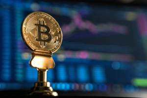 Recenzja ery Bitcoin: czy zapewnia gigantyczne zyski?