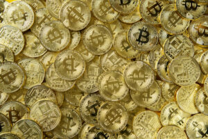 Piacok: Bitcoin, Ether fall; A Matic a legnagyobb nyereséget a 10 legnagyobb kriptográfiai csökkenésben látja