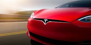 O código de direção autônoma da Tesla pode ignorar os sinais de parada e agir de forma insegura. Patch chegando ... em breve