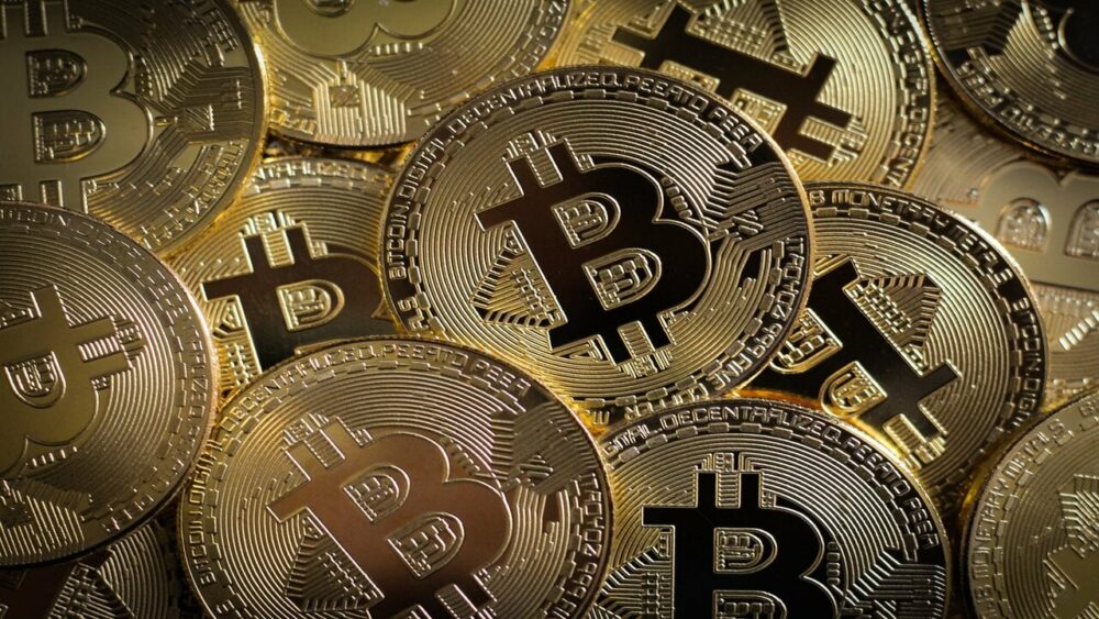 Bitcoini miljonär Tim Draper soovitab idufirmadel hoida Bitcoini riskimaandina pankades jooksva "doomino" vastu